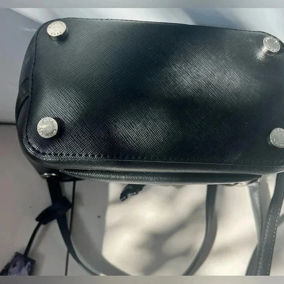 Michael Kors ,Greenwich Medium Bucket Leather Bag - Picture 4 of 7